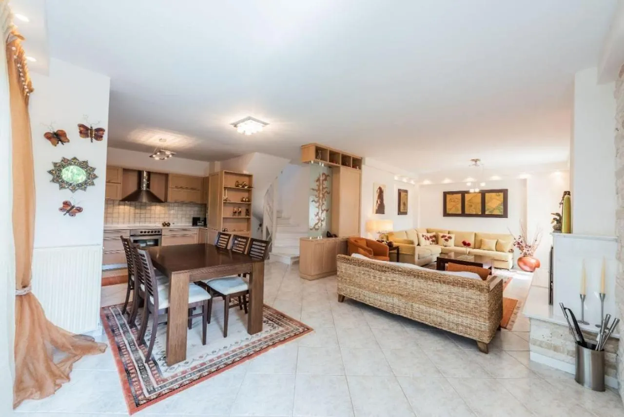 #Maria Villa And Cabin By Halu! Villas Epanomí Grécia