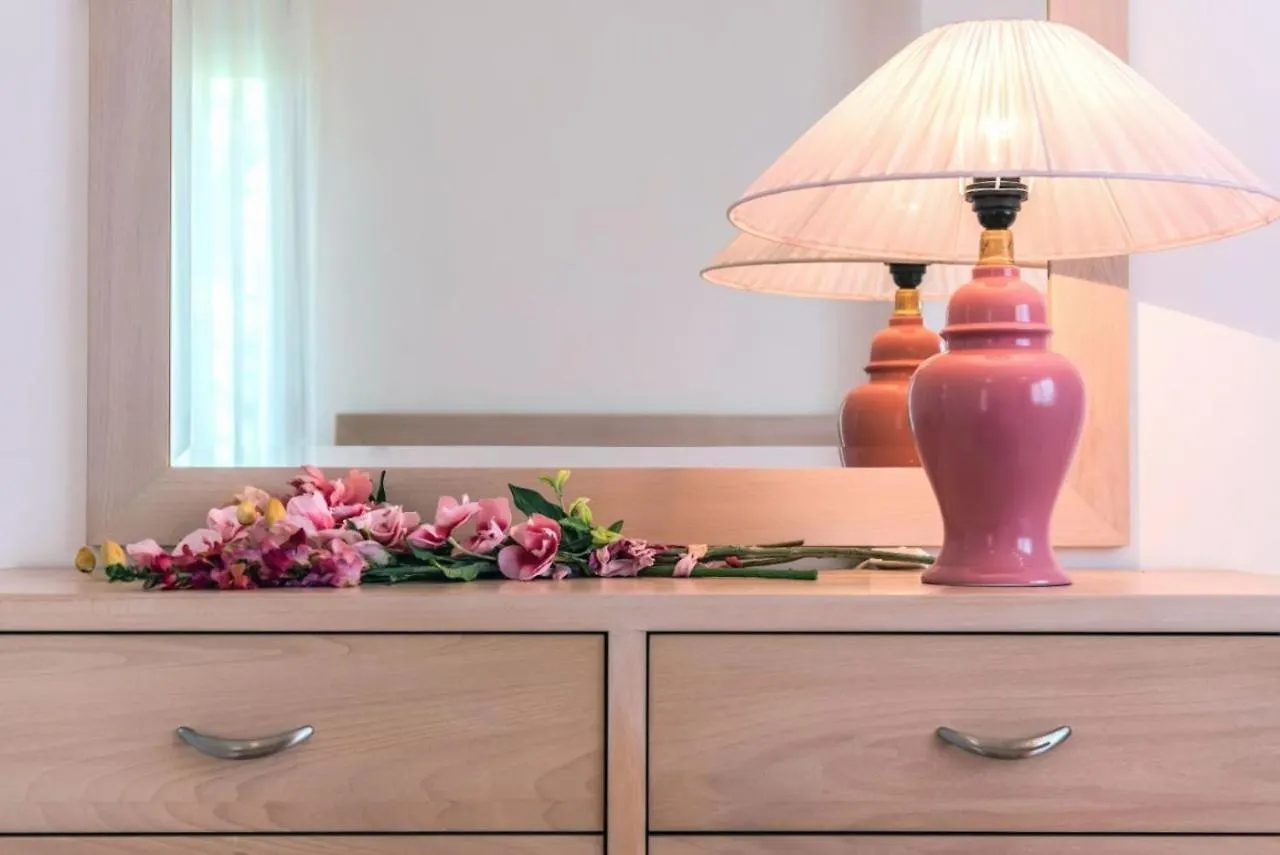 אפאנומי #Maria Villa And Cabin By Halu! Villas 0*,  יוון