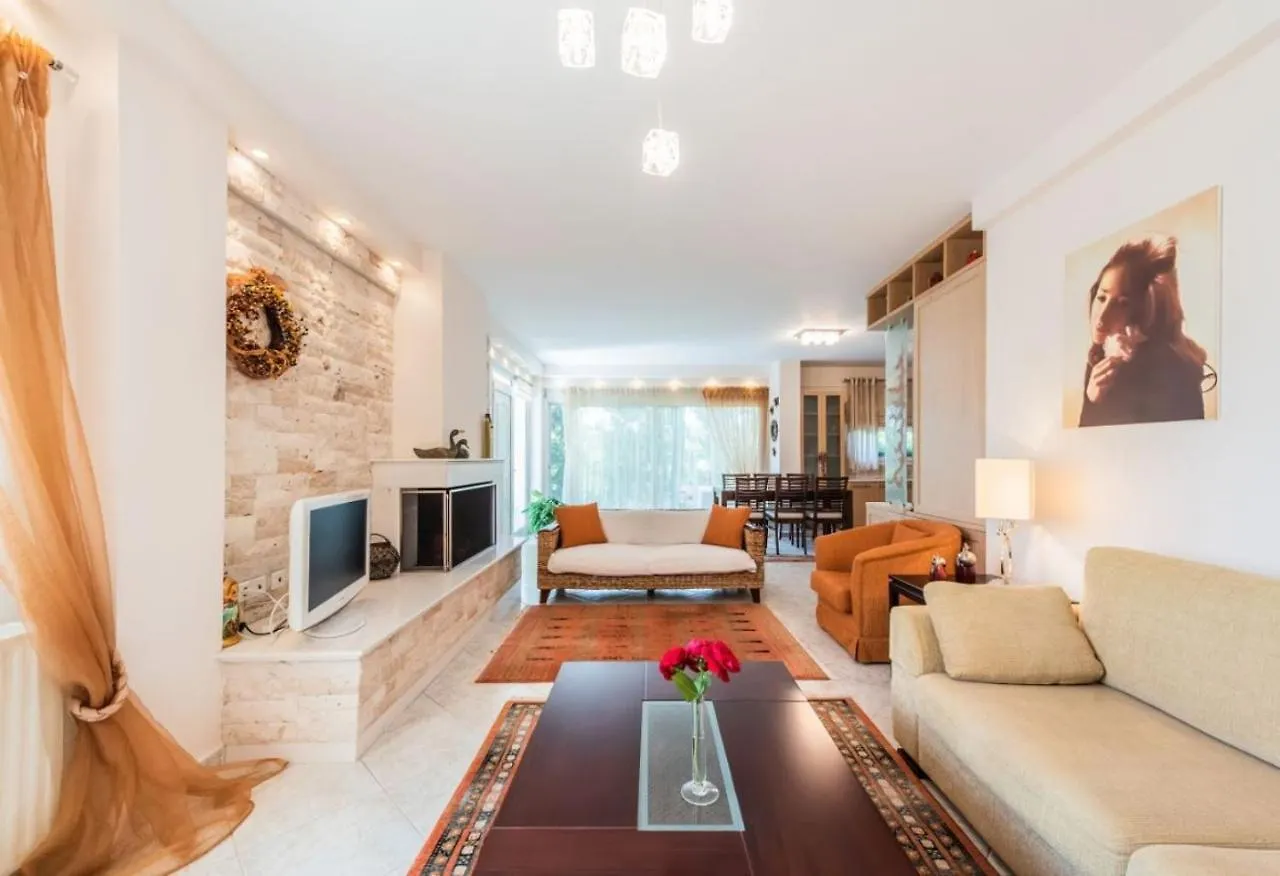 דירה אפאנומי #Maria Villa And Cabin By Halu! Villas
