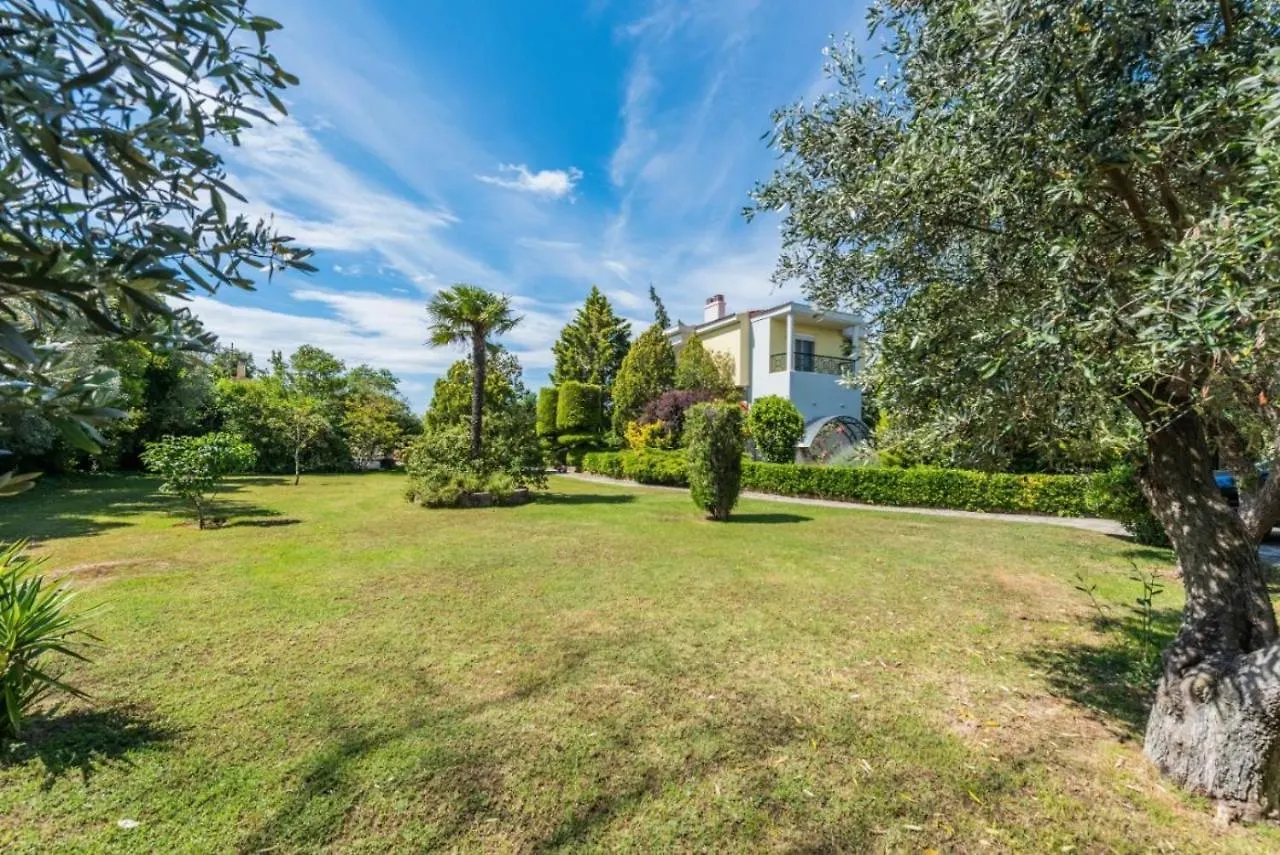 דירה אפאנומי #Maria Villa And Cabin By Halu! Villas